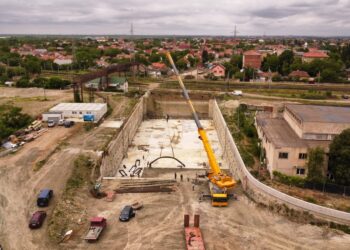 Se fac operațiuni complexe pe șantierul pasajului Solventul