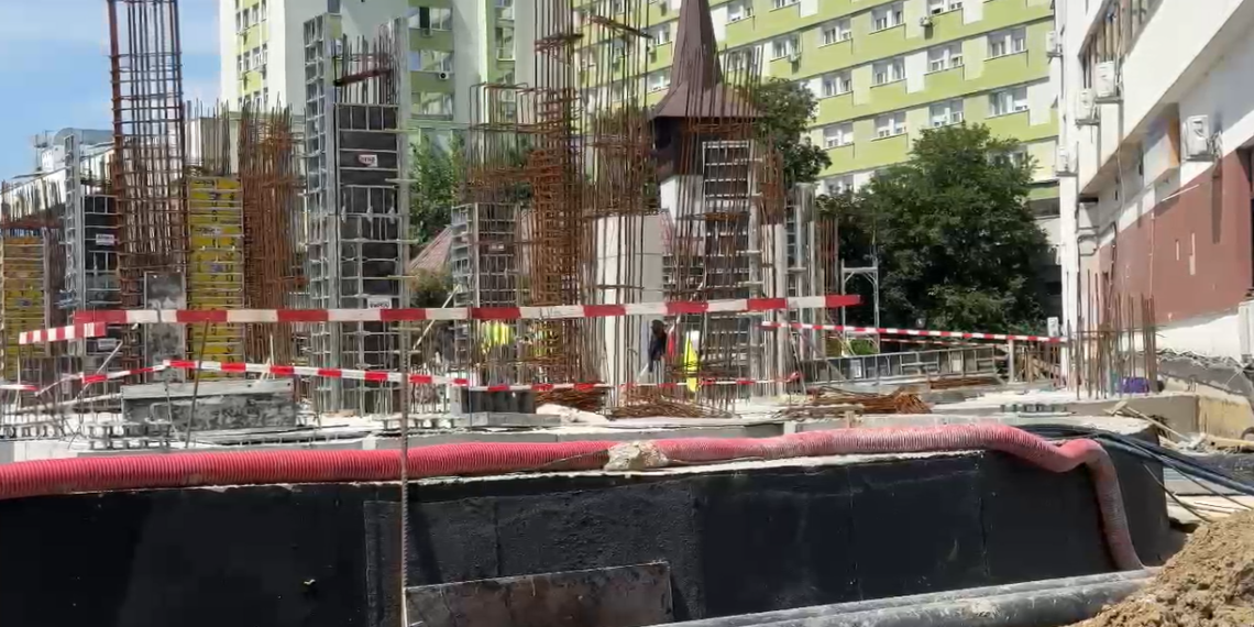 Accident de muncă pe șantierul Centrului de Mari Arși. Bărbat dus la spital