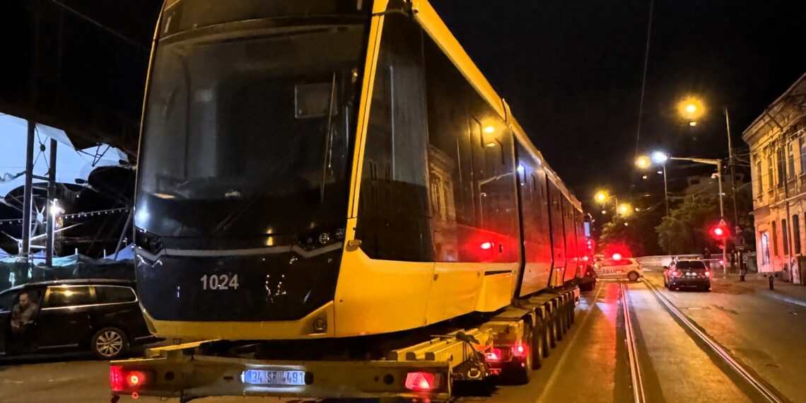 Primul tramvai galben a ajuns la Timișoara