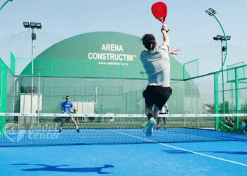 Padel, sportul fenomen, se dă în spectacol, lângă Timișoara