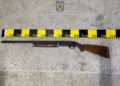Arme confiscate, după perchezițiile polițiștilor
