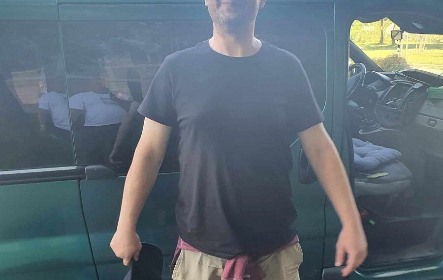 Drogat și băut, un timișorean avea de gând să tragă un pui de somn în Parcul Pădurice