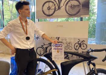 Bicicleta creată de un student de la UVT, medaliată cu aur la Salonul internațional de invenții și inovații „Traian Vuia”