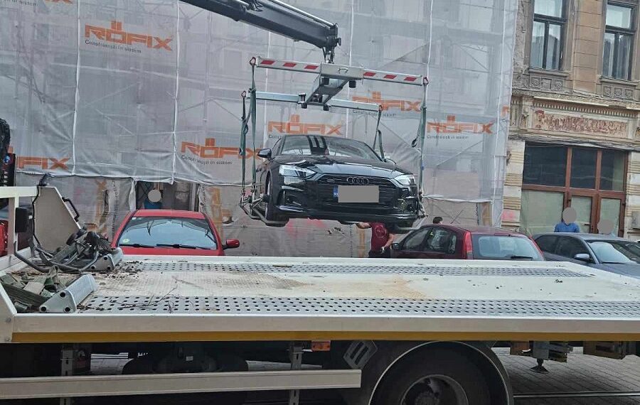 A parcat, a blocat tramvaiele și a plecat. Ulterior s-a ales cu autovehiculul ridicat