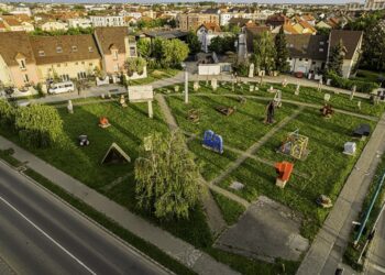 Grădina TRIADE devine spațiu de întâniri cu arta