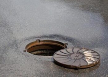 Moarte stupidă la Saravale. O femeie și-a pierdut viața după ce a căzut într-un canal