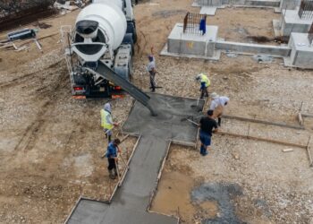 Peste doi ani vom merge la meciuri și concerte pe noul stadion din Calea Buziașului/Foto