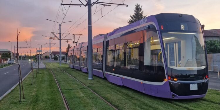 Primăria Timișoara a finalizat proiectul de achiziționare a 23 de tramvaie noi de culoare violet