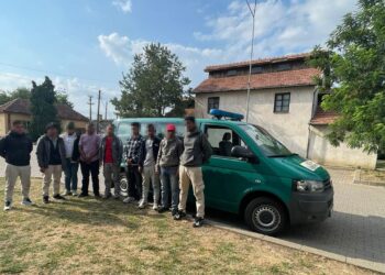 9 cetățeni din Nepal opriți la frontiera româno-sârbă