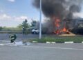 Accident rutier urmat de incendiu la un autocamion încărcat cu cereale