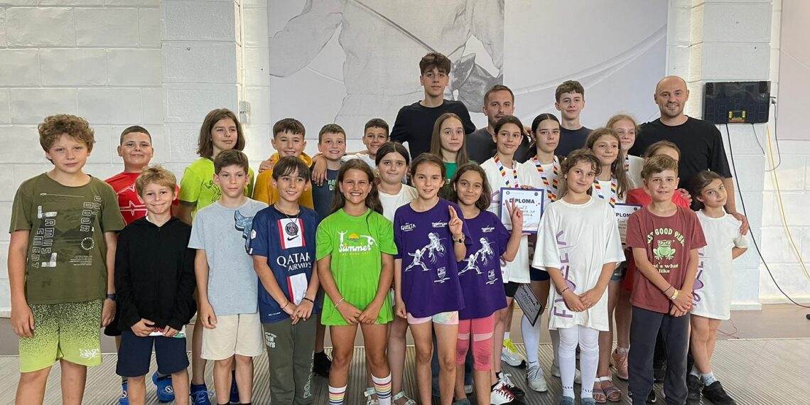 ACS Floreta Timișoara triumfă la Campionatul Național de Scrimă pentru Copii. Clubul a obținut 10 medalii