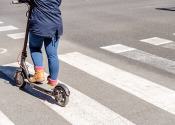 Un copil de 13 ani a fost lovit de o mașină