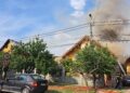 Incendiu la Timișoara. Flăcările au cuprins o anexă și mansarda unei case