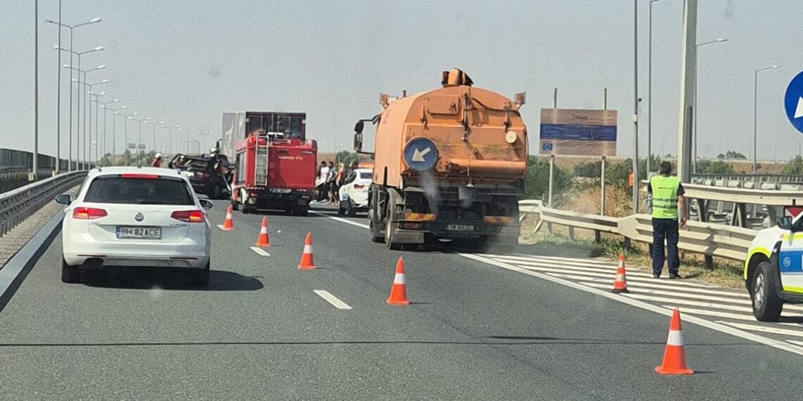 Mașină făcută zob pe autostradă în județul Arad/Foto
