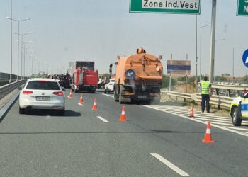 Mașină făcută zob pe autostradă în județul Arad/Foto