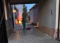 Bărbat sancționat de polițiștii locali pentru că a incendiat o canapea, umplând de fum strada Mătăsarilor din Timișoara