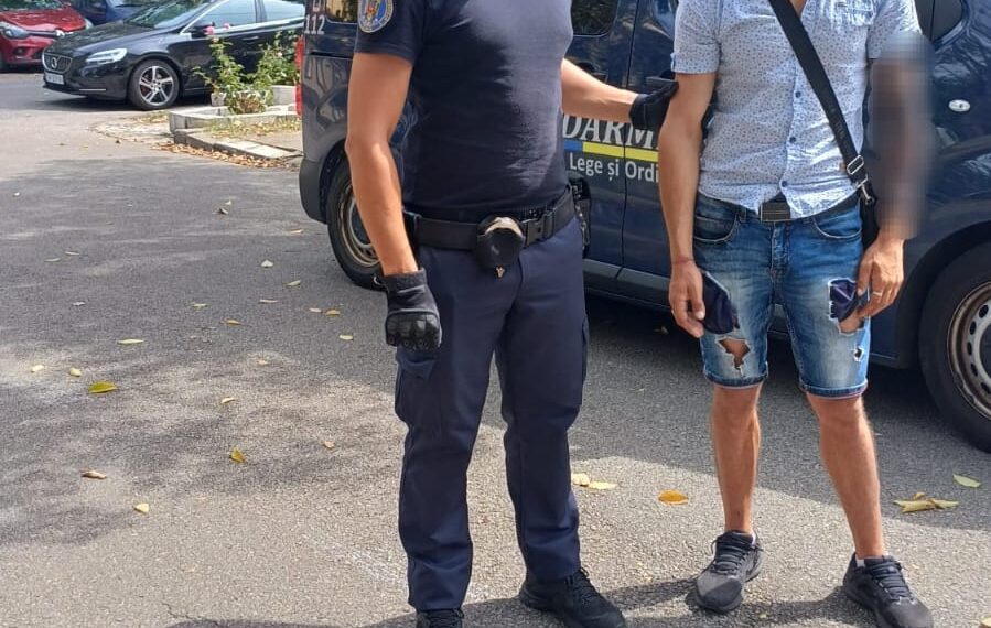 Jandarmii din Timișoara au depistat un bărbat căutat pentru furt de biciclete