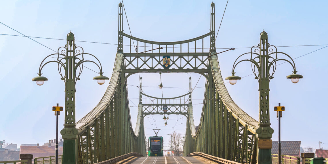 Continuă investițiile în transportul public din Regiunea Vest