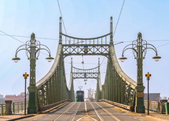 Continuă investițiile în transportul public din Regiunea Vest