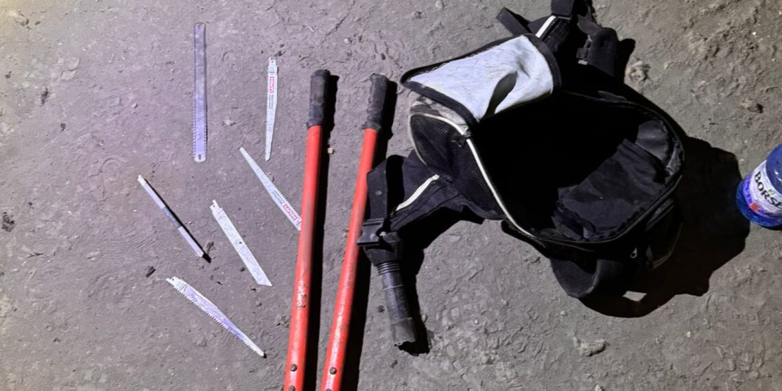 Hoți prinși în flagrant. Voiau să plece cu un utilaj de la uzina din Oțelu Roșu