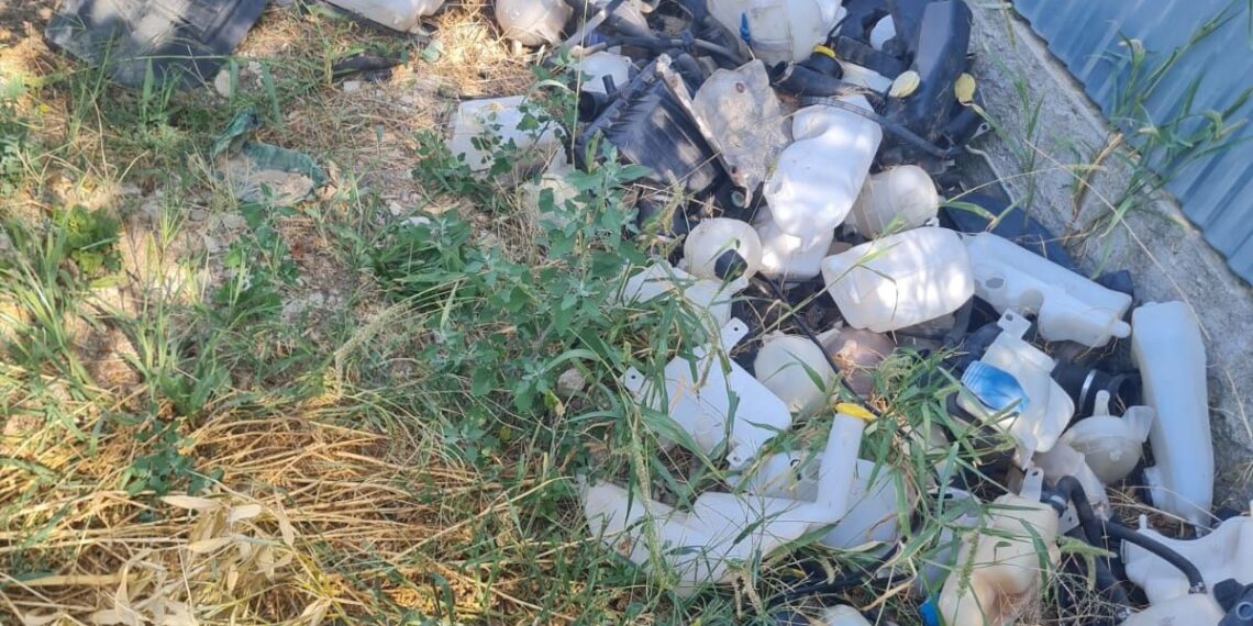 Aproximativ 200 de mii de kilograme de deșeuri periculoase depozitate ilegal, în Arad