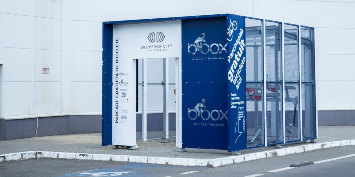 Green Revolution și NEPI Rockcastle lansează parcări de biciclete securizate la Timișoara