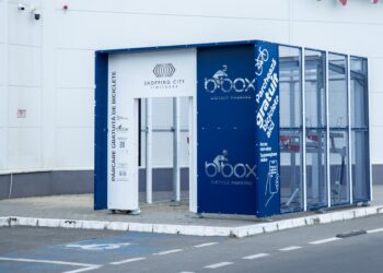 Green Revolution și NEPI Rockcastle lansează parcări de biciclete securizate la Timișoara