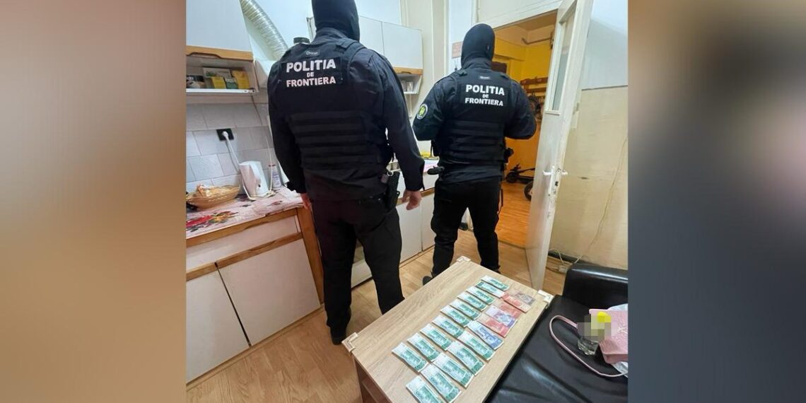 Grupare infracțională specializată în trafic de migranți, destructurată de polițiștii de frontieră