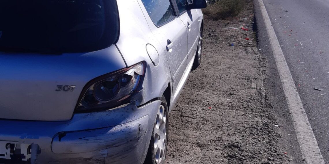 Accident la Bacova. Un tânăr a fost rănit