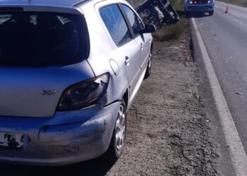 Accident la Bacova. Un tânăr a fost rănit