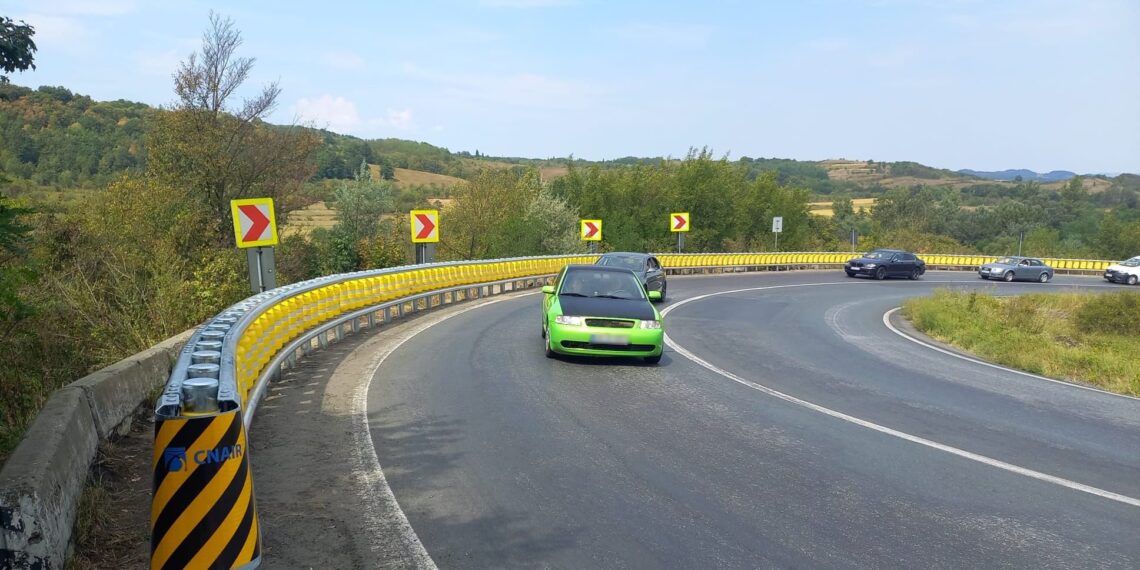 În zonele Plugova și Armeniș se montează parapet pe rulouri