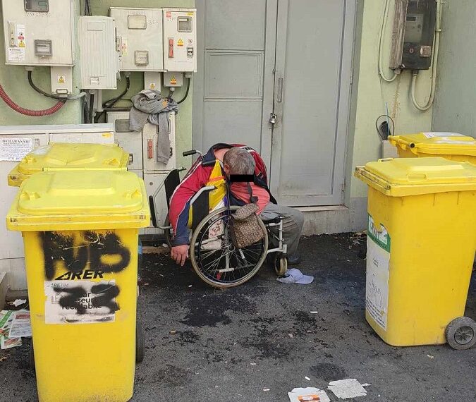 Timișoara: pe stradă ajung și oameni care nu se mai înțeleg cu propriile familii și se complac în mizerie, refuzând ajutorul