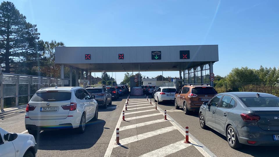 Au fost demolate construcțiile ilegale din Piața 700