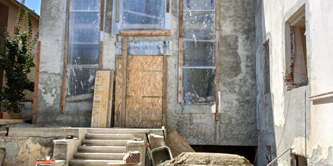 Primarul Dominic Fritz denunță mutilarea patrimoniului de pe strada Loga