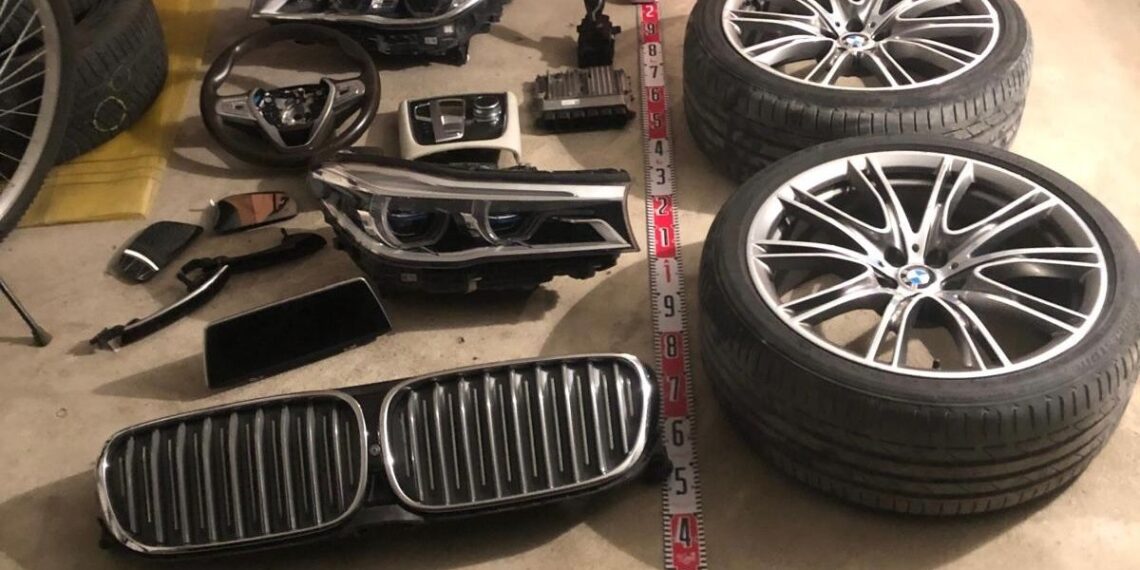 Arădean bănuit de înșelăciune și furt, reținut de polițiști