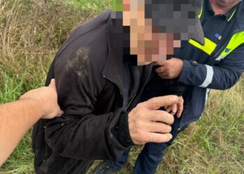 Bărbat de 76 de ani, salvat de polițiștii cărășeni după ce s-a rătăcit  