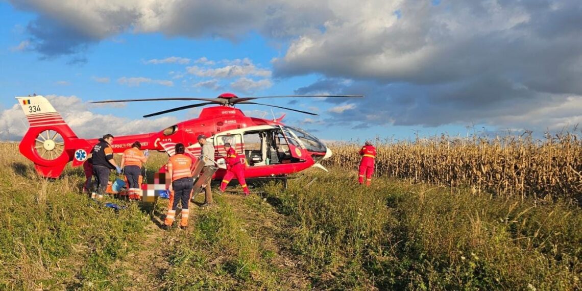 Persoană salvată de pompierii lugojeni după ce a rămas blocată într-un utilaj agricol