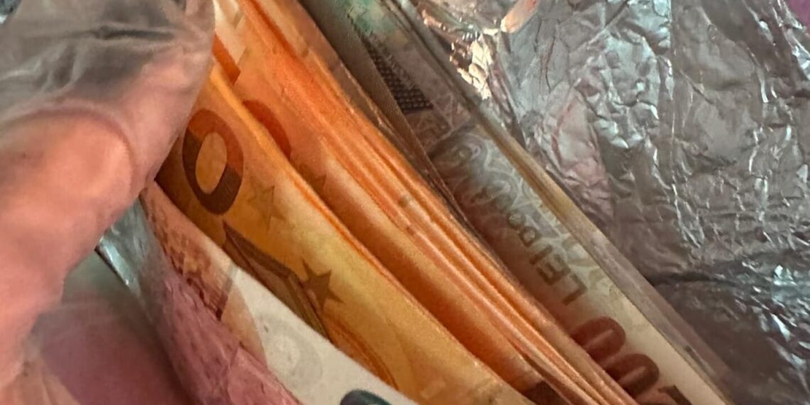 Bijuterii în valoare de 70.000 de lei, recuperate de polițiștii din Reșița