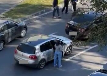 Conflict izbucnit în trafic, în zona Punctelor Cardinale. Unul dintre cei implicați a folosit un spray lacrimogen/Video