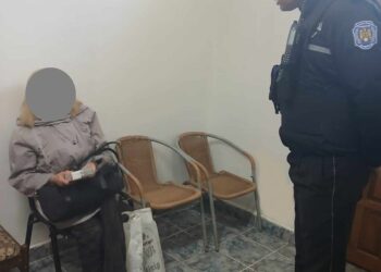 Polițiștii locali din Timișoara au depistat două persoane care au cumpărat țigări de contrabandă
