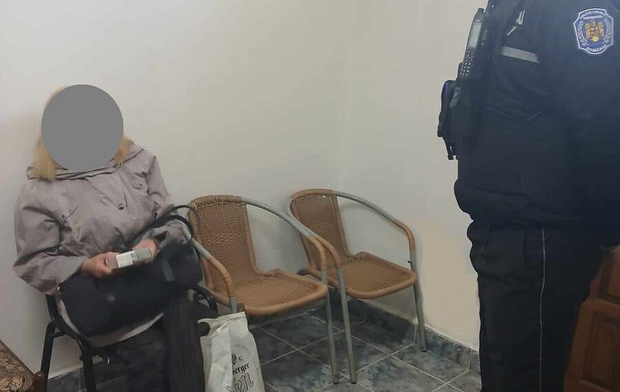 Polițiștii locali din Timișoara au depistat două persoane care au cumpărat țigări de contrabandă