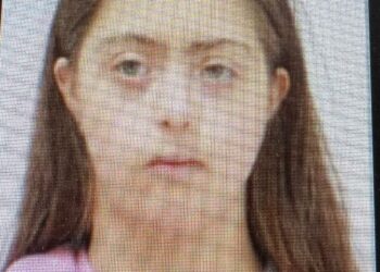 O fată cu sindromul Down a dispărut din Arad