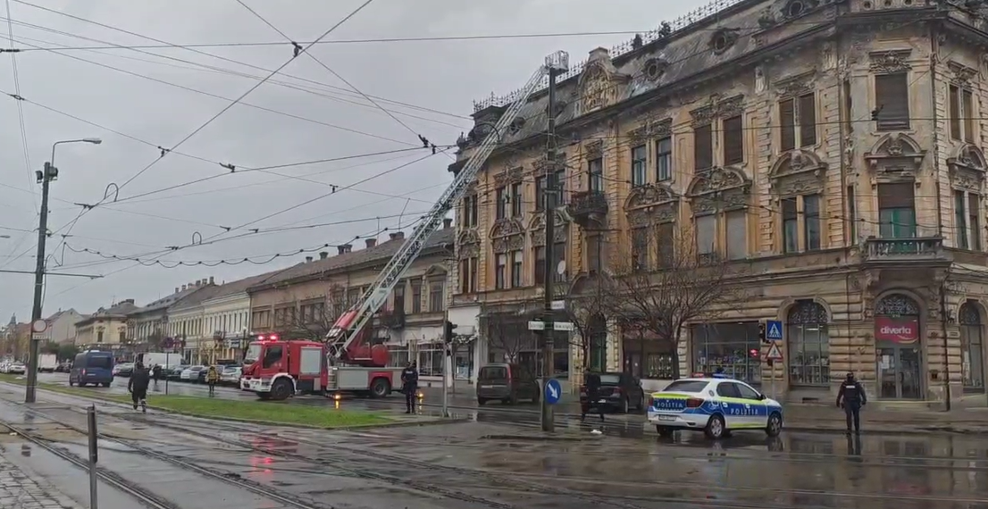 Pericol la Timișoara, din cauza vântului puternic