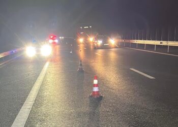 Bărbat care mergea pe mijlocul drumului, spulberat de o mașină în Timiș