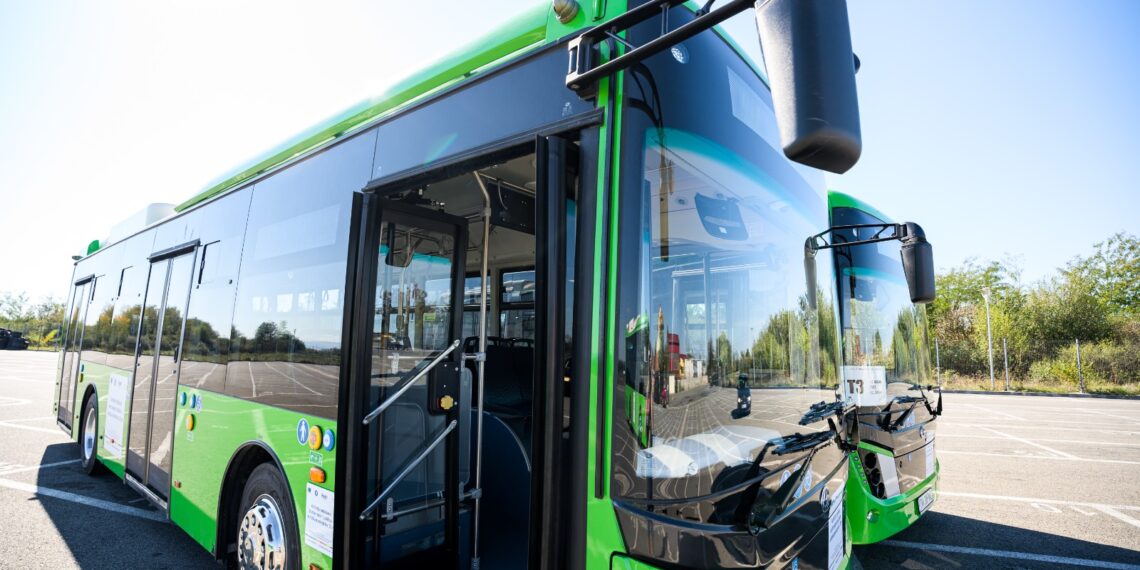 Lugojul este pregătit pentru iarnă cu autobuze ecologice și confortabile!