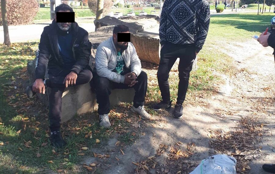 Bărbați depistați de polițiștii locali după ce au sustras cupru din clădirea fostului Ștrand Termal