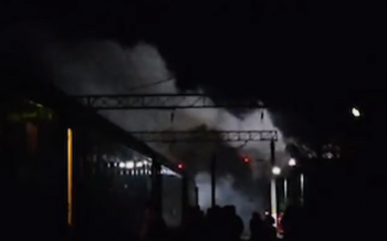 O locomotivă a luat foc. Călătorii, în afara pericolului