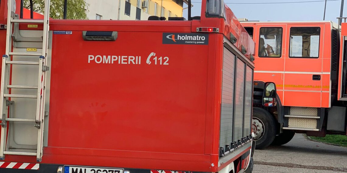 Incendiu într-un bloc din Arad/Foto