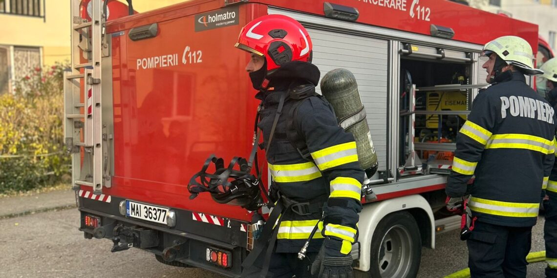 Incendiu într-un bloc din Arad/Foto