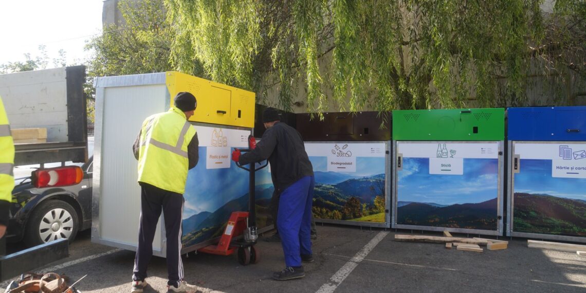 Au fost montate primele insule ecologice digitalizate la Timișoara/Foto